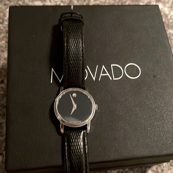 Movado watch, Swiss quartz sapphire crystal with leather strap - Picture 3 of 3